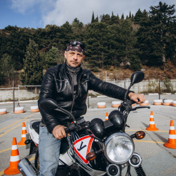 Фото: Инструктор категории «А» в Автошколе Алекс, Ялта Инструктор категории «А» Жмарев Валерий Николаевич